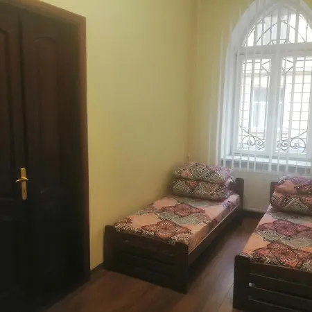 Lviv City Hostel Albergue *